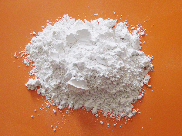 了解白刚玉作为耐酸碱浇注料使用时注意什么？